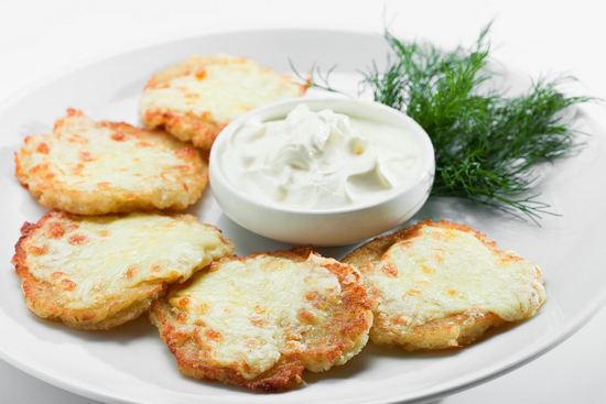 Картофельные драники в духовке: рецепты приготовления с фаршем и сыром