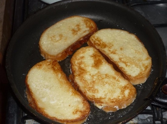 Бутерброды с яйцом и сыром: рецепты приготовления с колбасой, чесноком и фаршем