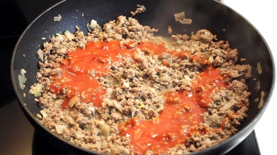 Каннеллони с фаршем: рецепты приготовления с томатным соусом и «Бешамель»