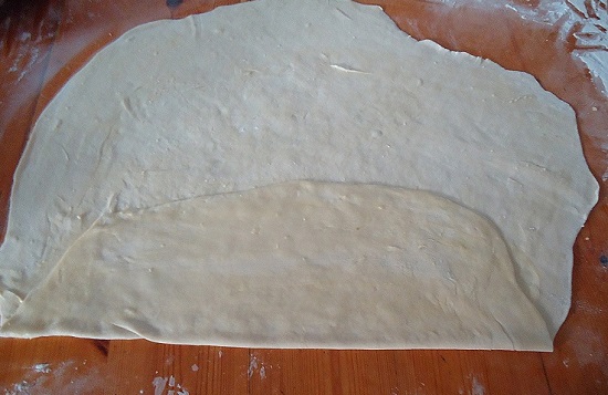 Мясной пирог из слоеного теста: рецепты приготовления с фаршем и копченой курицей