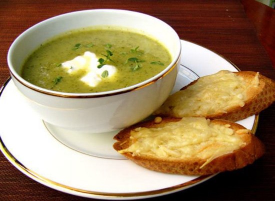 Суп пюре из брокколи с сыром и сливками