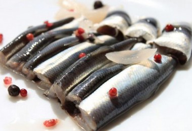 Салака: польза и вред от употребления рыбы