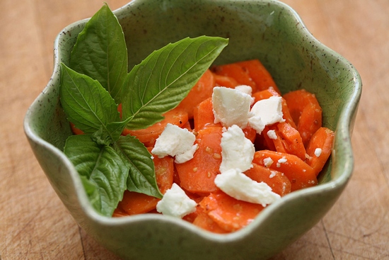 Чем полезна сырая морковь?