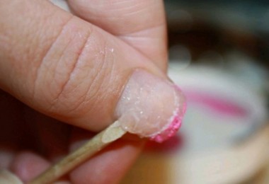 Как можно снять наращенные ногти