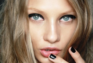 Как подчеркнуть макияжем серые глаза?