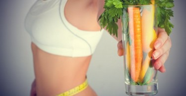 Weight-loss-woman-with-carrots