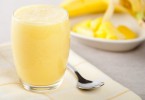 Смузи с бананом, овсянкой, молоком и творогом: рецепты
