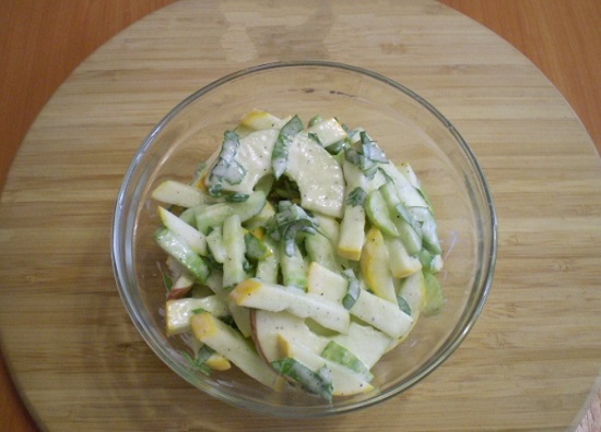 Перемешаем салатик