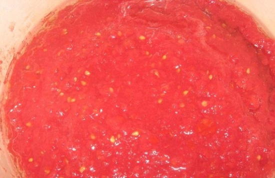 томаты нужно измельчить через соковыжималку