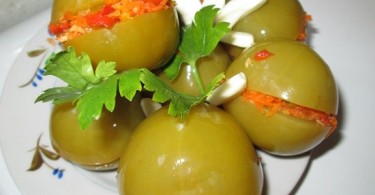 Салат из зеленых помидоров: рецепты вкусных заготовок на зиму