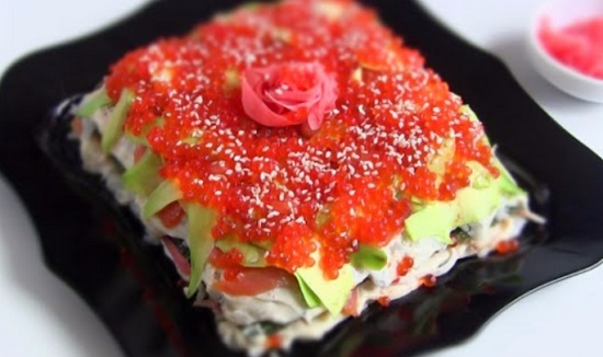 Салат с красной рыбой: рецепты изысканные с пошаговыми фото