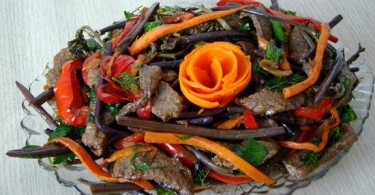 Салат из папоротника (по-корейски, с яйцом, мясом): рецепты