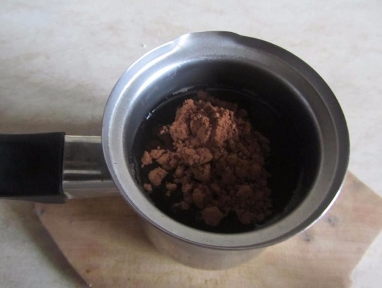просеянный порошок какао