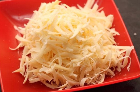 Сыр натрем на терке крупного калибра