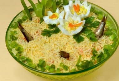 «Рыбки в пруду» салат: пошаговые рецепты с фото