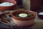 Зеленый суп со щавелем и яйцом, курицей: рецепты
