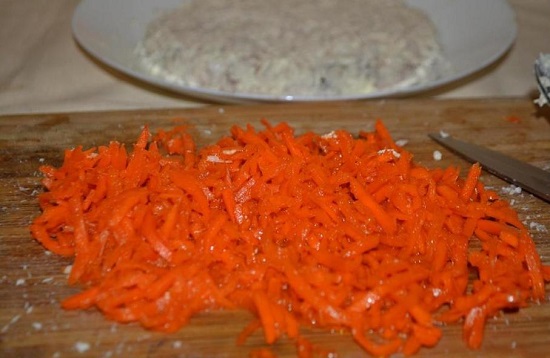 Измельчим морковь