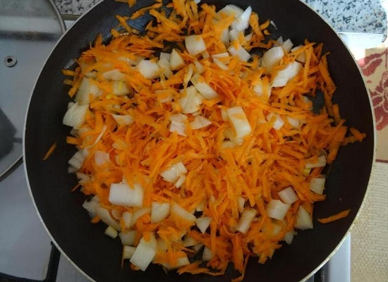 пассеруем лук с морковью